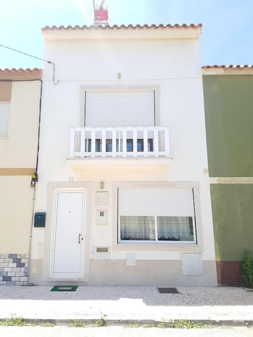 Casa De Praia Acolhedora/ Cosy Beach House Marinha das Ondas Exterior photo